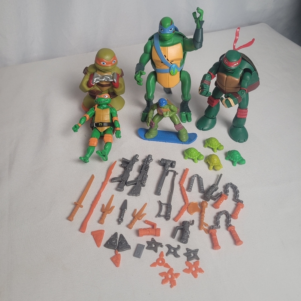 TMNT Teenage Mutant Ninja Turtles Lot Of Misc Figures & Weapons